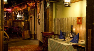 Illustration for article titled 10 Of The Strangest Theme Bars And Restaurants On Earth